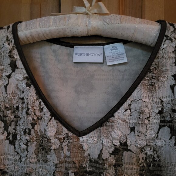 Worthington brown floral lace, lined V-neck stretch top, size Large - Picture 3 of 7